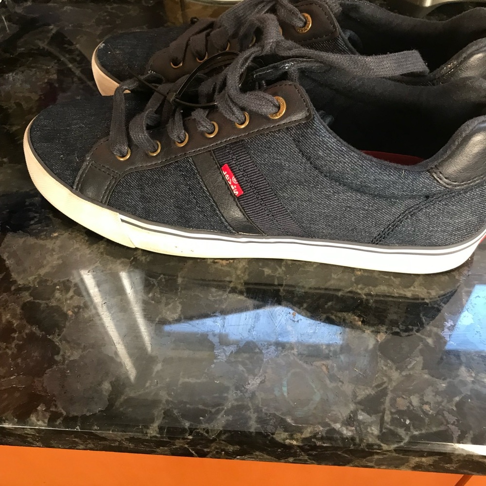 Levi’s mens shoes